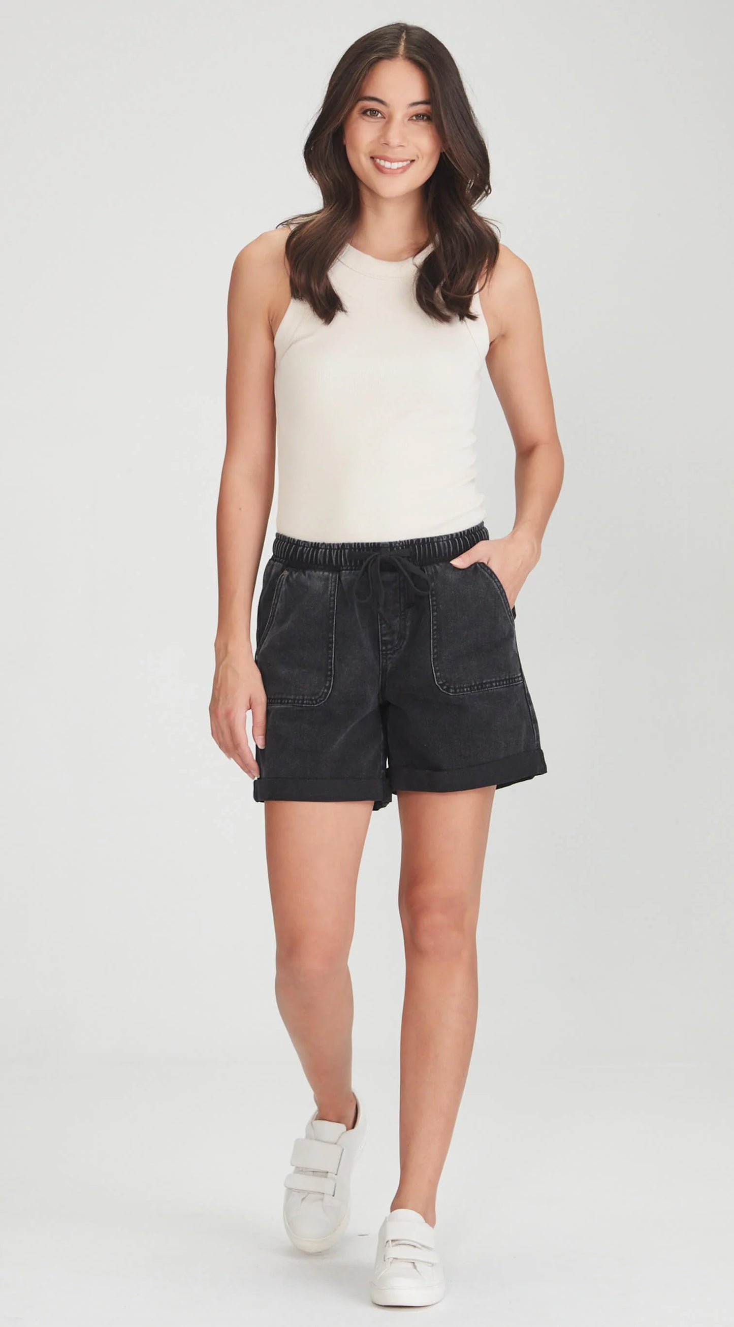 Junkfood Maggie Shorts | Black