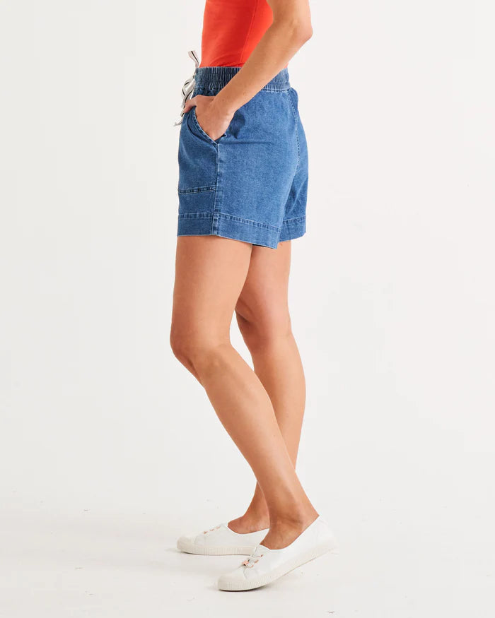 Betty Basics Caroline Denim Short - Light Wash