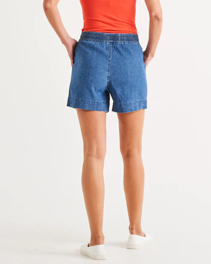 Betty Basics Caroline Denim Short - Light Wash