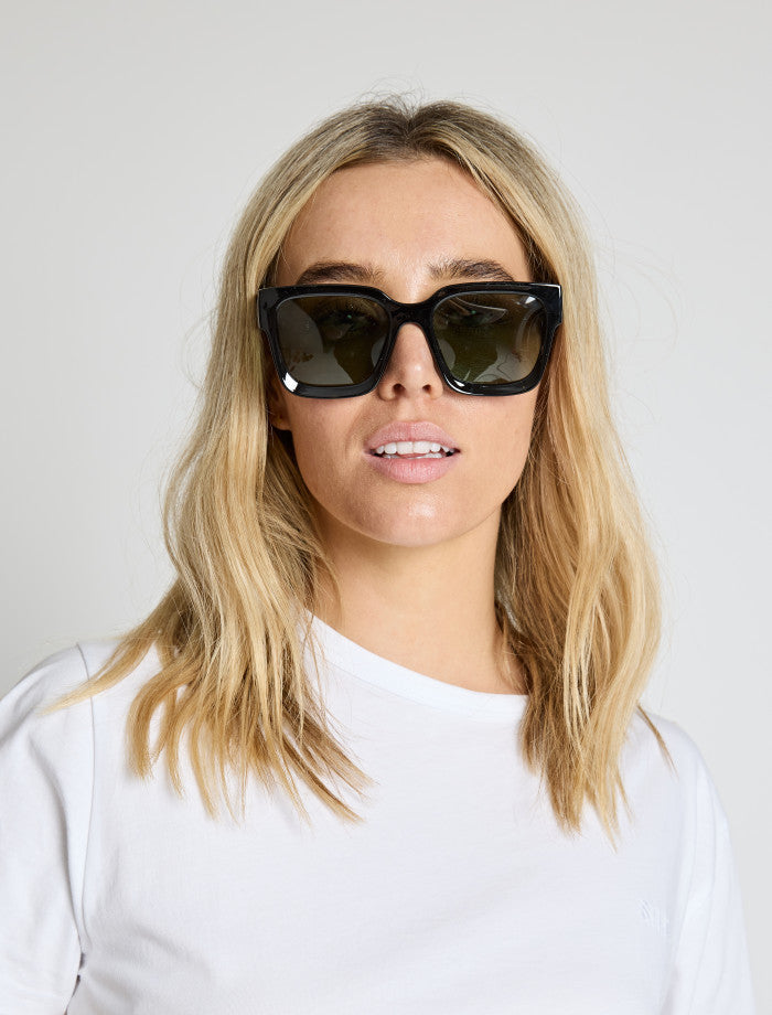 Stella + Gemma Carmel Sunglasses - Black